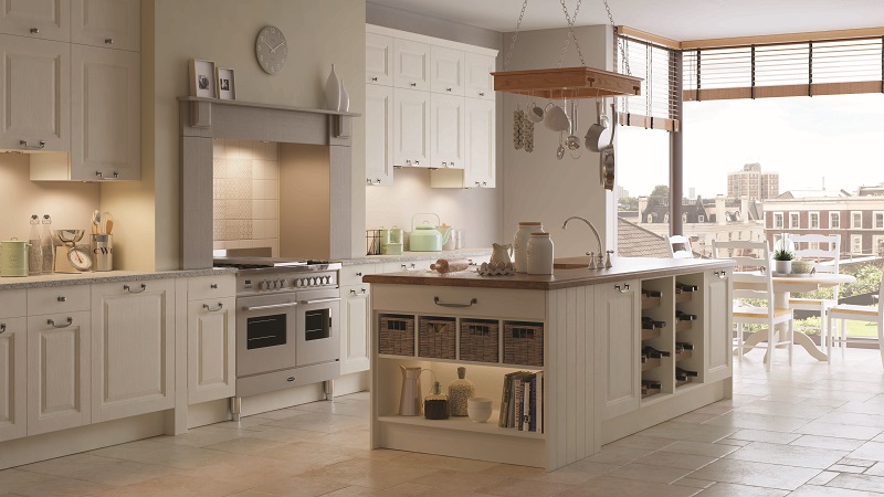 traditional kitchen, mereway kitchens, gainsborough calico and pumice